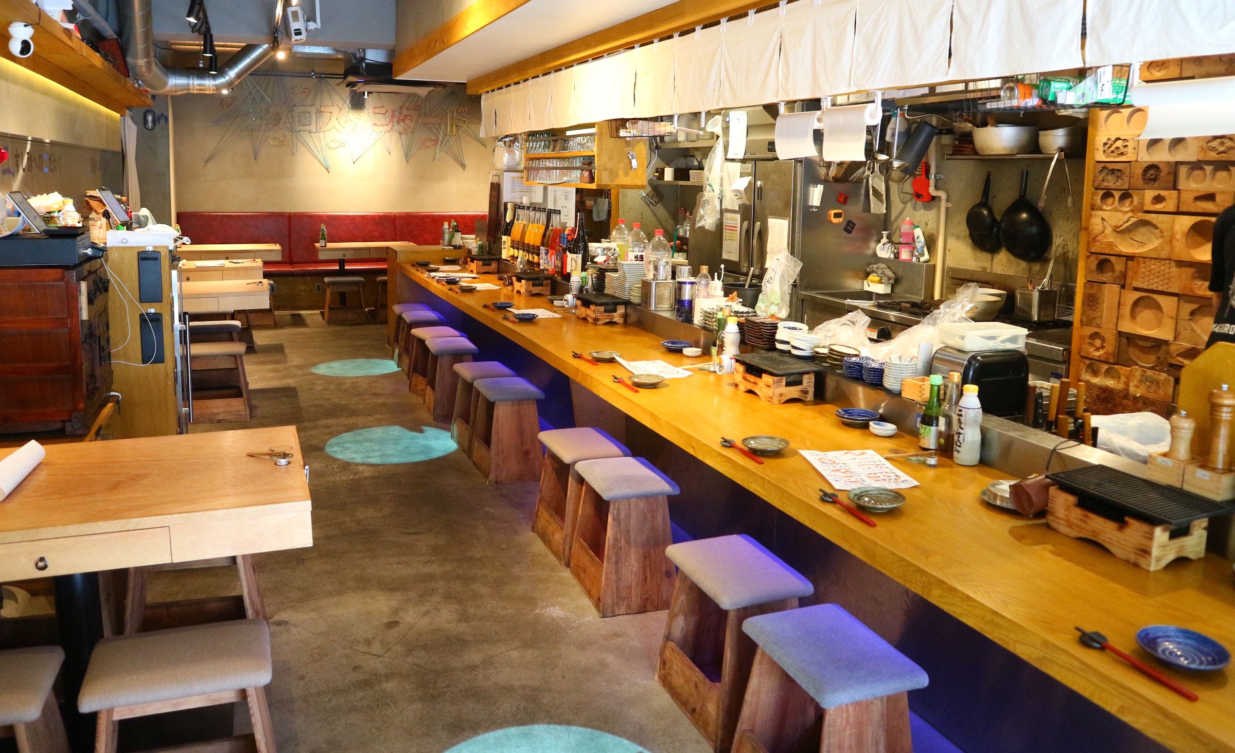 マグロスタンダード店内