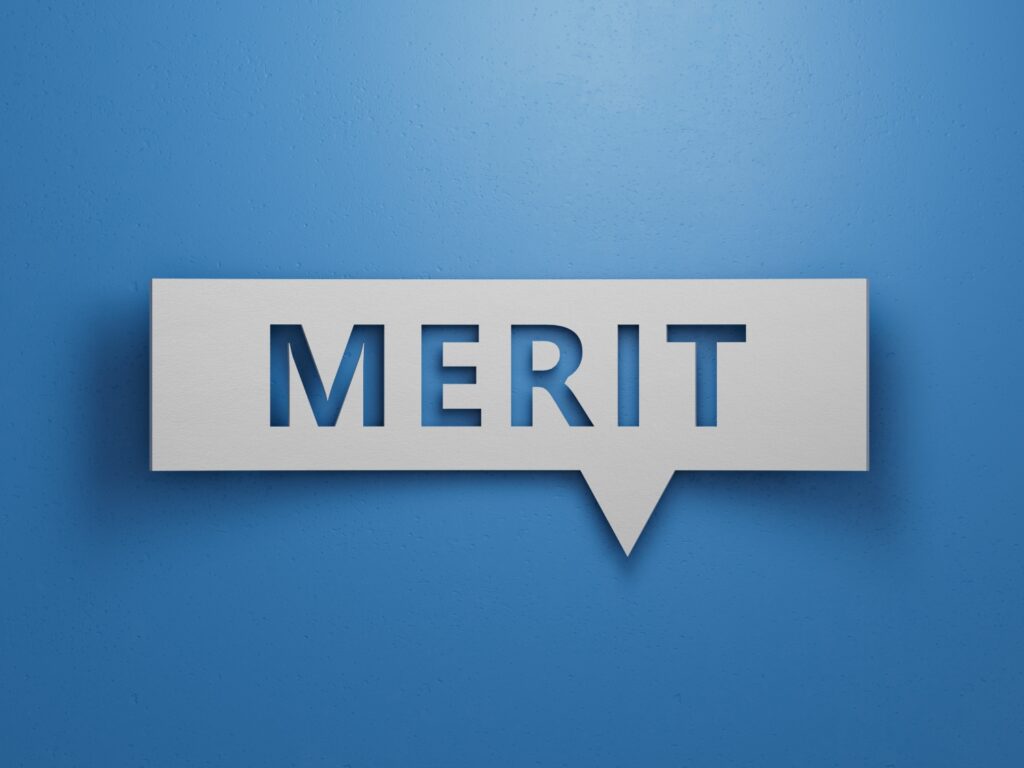 メリットのシンボル。吹き出しに書かれた「Merit」のコンセプトワード